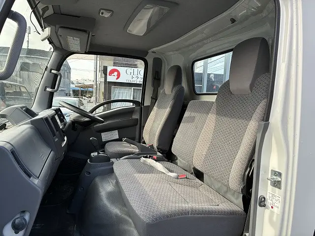 いすゞ エルフ 2RG-NPR88AR(2WD)の写真31