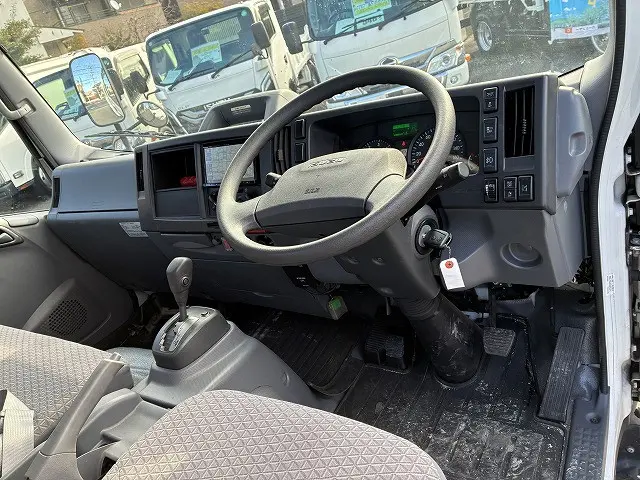 いすゞ エルフ 2RG-NPR88AR(2WD)の写真33