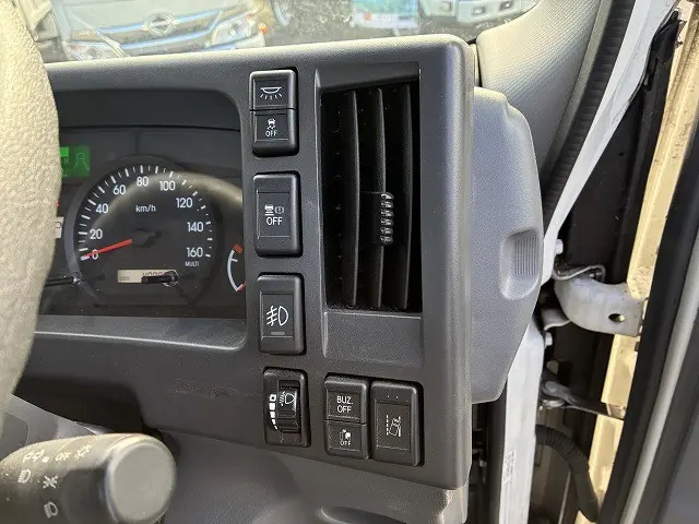 いすゞ エルフ 2RG-NPR88AR(2WD)の写真35