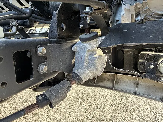 いすゞ エルフ 2RG-NPR88AR(2WD)の写真48