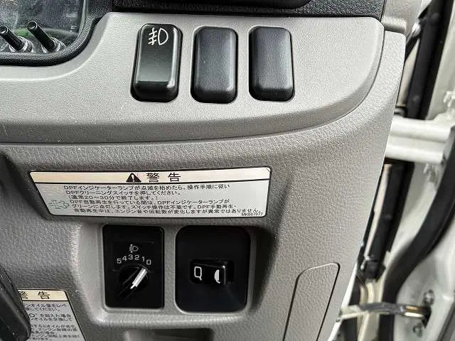 三菱 キャンター 2RG-FBA20(2WD)の写真39