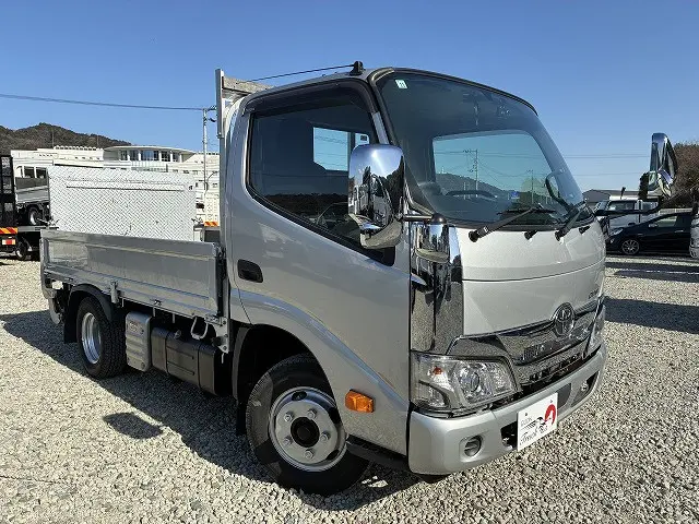 トヨタ ダイナ 2RG-XZU605(2WD)の写真3