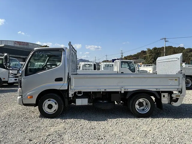 トヨタ ダイナ 2RG-XZU605(2WD)の写真4