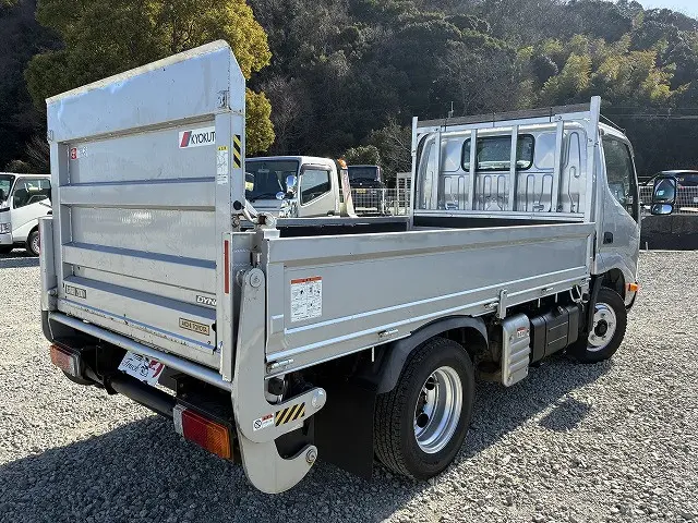 トヨタ ダイナ 2RG-XZU605(2WD)の写真8