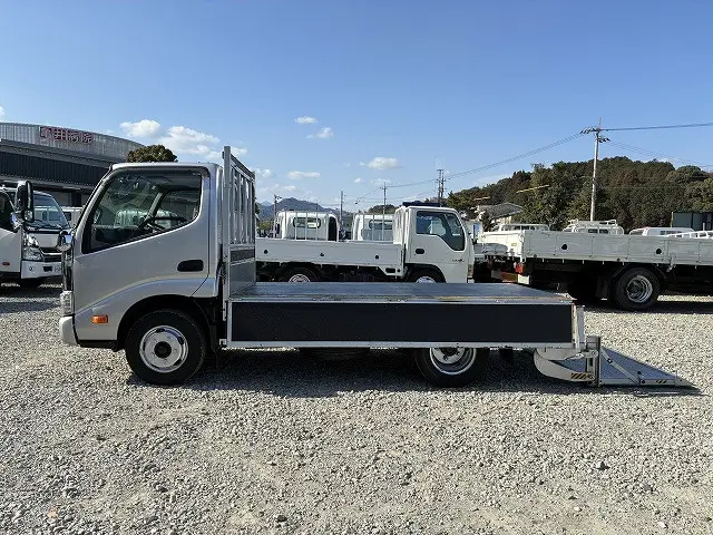 トヨタ ダイナ 2RG-XZU605(2WD)の写真11