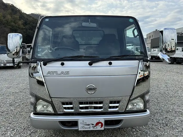 日産 アトラス KR-AHR69(2WD)の写真2