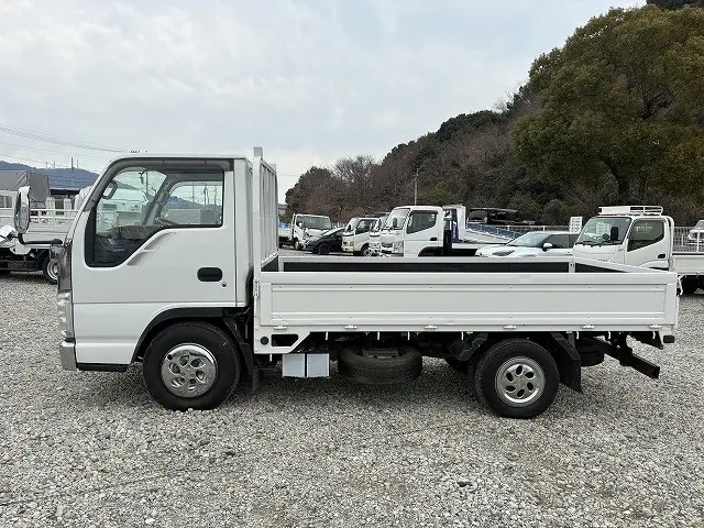 いすゞ エルフ BKG-NJR85A(2WD)の写真4