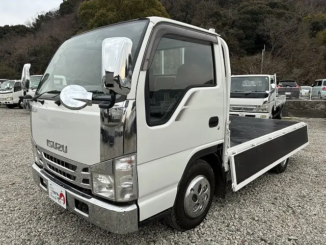 いすゞ エルフ BKG-NJR85A(2WD)の写真9