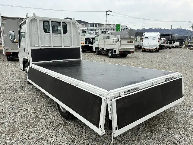 いすゞ エルフ BKG-NJR85A(2WD)の写真13