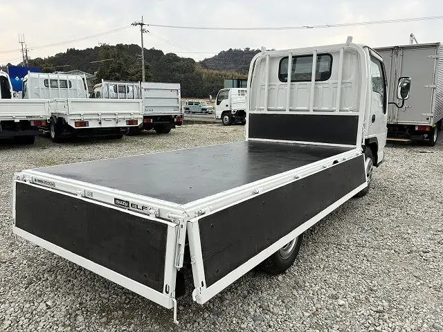 いすゞ エルフ BKG-NJR85A(2WD)の写真15