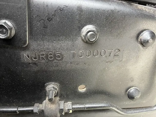 いすゞ エルフ BKG-NJR85A(2WD)の写真24