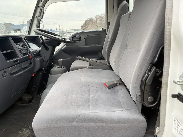 いすゞ エルフ BKG-NJR85A(2WD)の写真29