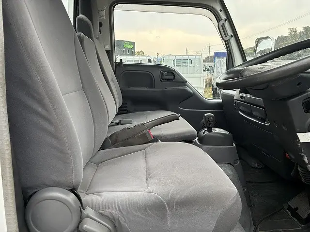 いすゞ エルフ BKG-NJR85A(2WD)の写真30