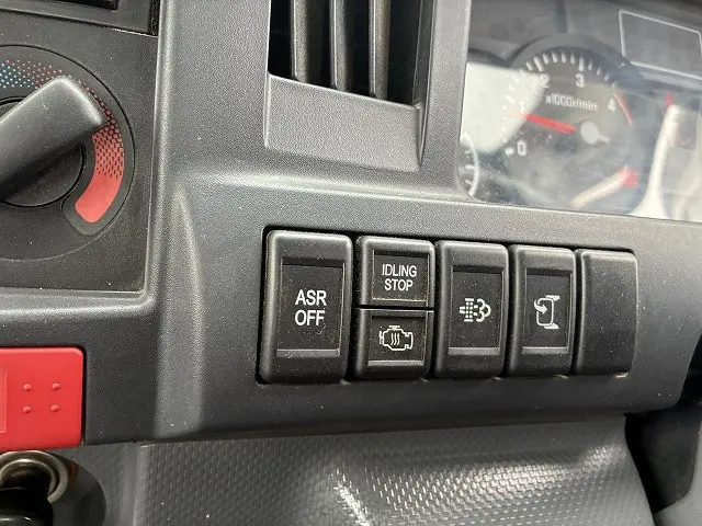 いすゞ エルフ BKG-NJR85A(2WD)の写真33