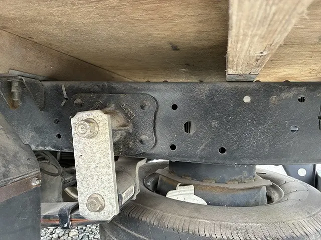 いすゞ エルフ BKG-NJR85A(2WD)の写真42