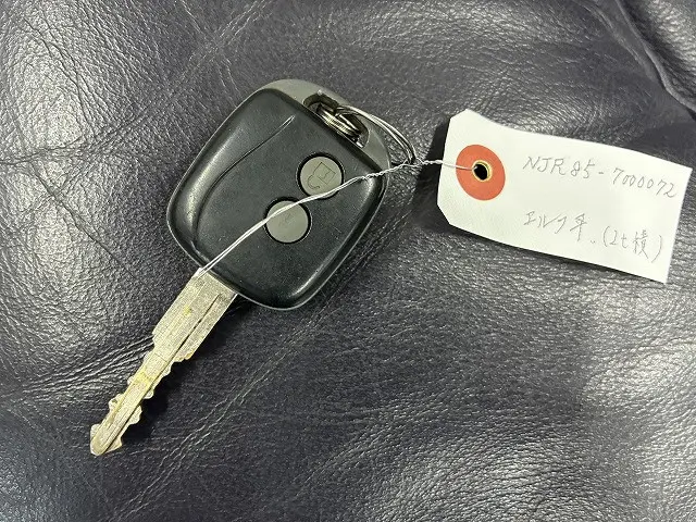 いすゞ エルフ BKG-NJR85A(2WD)の写真48