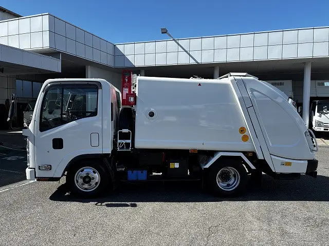 いすゞ エルフ TKG-NMR85AN(2WD)の写真4