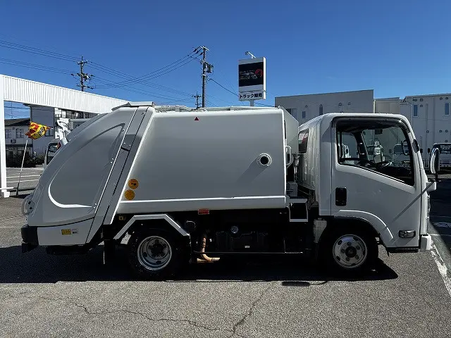 いすゞ エルフ TKG-NMR85AN(2WD)の写真5