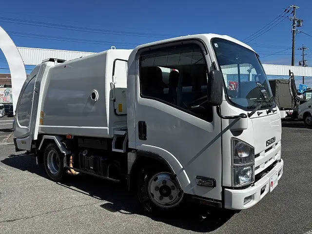 いすゞ エルフ TKG-NMR85AN(2WD)の写真8