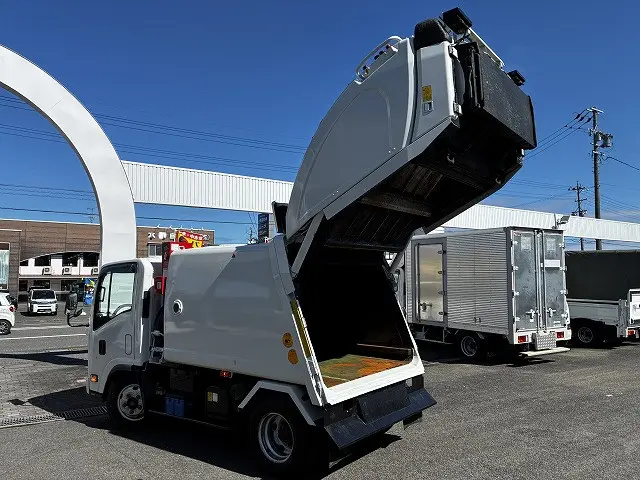 いすゞ エルフ TKG-NMR85AN(2WD)の写真9