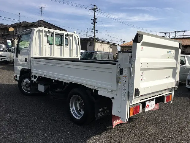 いすゞ エルフ TRG-NKR85A(2WD)の写真6
