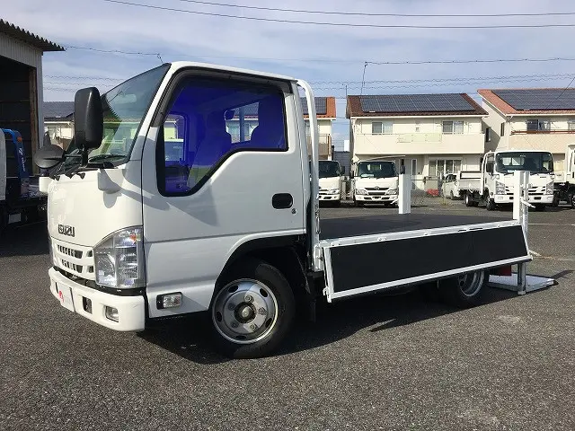 いすゞ エルフ TRG-NKR85A(2WD)の写真9