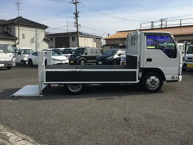 いすゞ エルフ TRG-NKR85A(2WD)の写真12