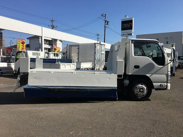 いすゞ エルフ 2RG-NKR88AD(2WD)の写真19