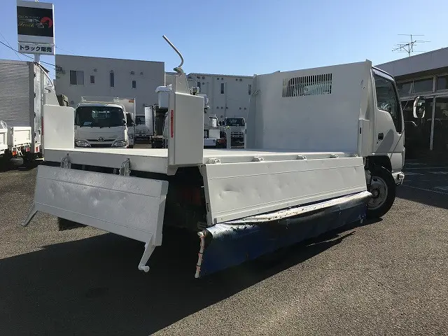 いすゞ エルフ 2RG-NKR88AD(2WD)の写真22