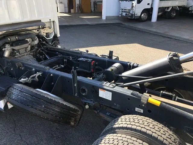 いすゞ エルフ 2RG-NKR88AD(2WD)の写真36