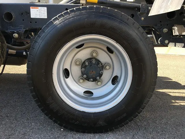 いすゞ エルフ 2RG-NKR88AD(2WD)の写真40