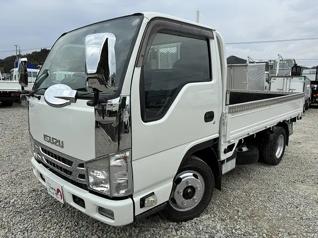 いすゞ エルフ 2RG-NJR88A(2WD)の写真1