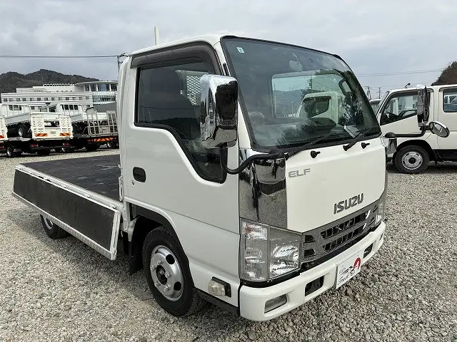 いすゞ エルフ 2RG-NJR88A(2WD)の写真10