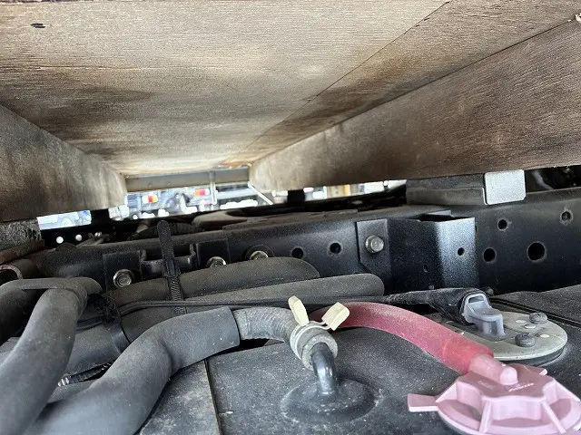 いすゞ エルフ 2RG-NJR88A(2WD)の写真41