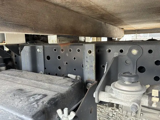 いすゞ エルフ 2RG-NJR88A(2WD)の写真47