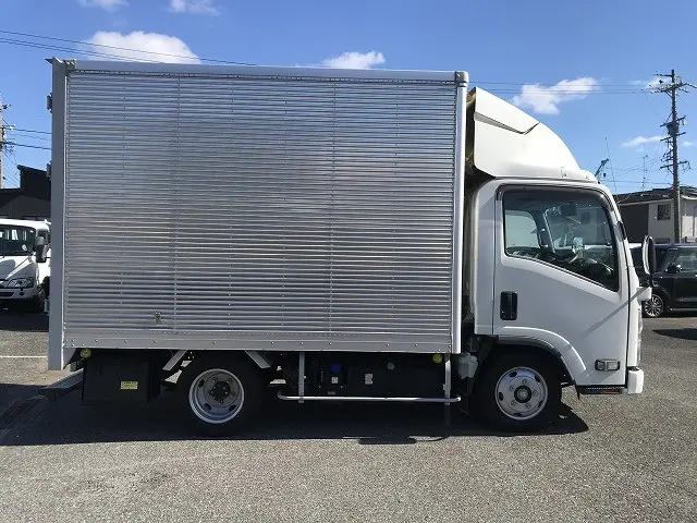 いすゞ エルフ 2RG-NMR88AN(2WD)の写真8