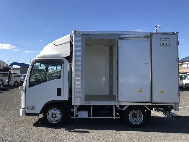 いすゞ エルフ 2RG-NMR88AN(2WD)の写真14