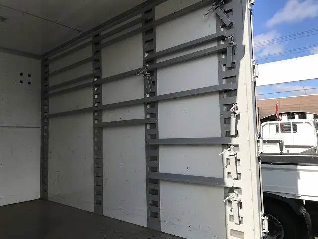 いすゞ エルフ 2RG-NMR88AN(2WD)の写真18