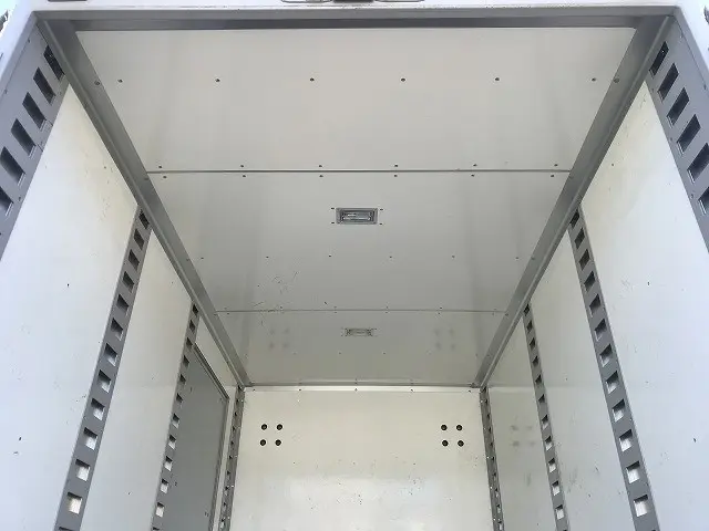 いすゞ エルフ 2RG-NMR88AN(2WD)の写真23