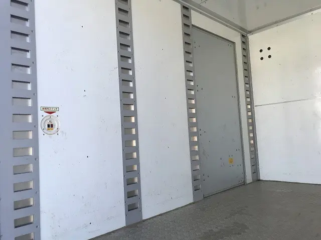 いすゞ エルフ 2RG-NMR88AN(2WD)の写真24