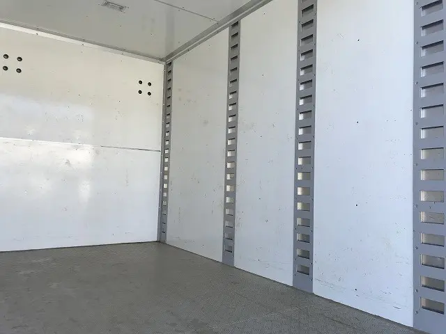 いすゞ エルフ 2RG-NMR88AN(2WD)の写真25