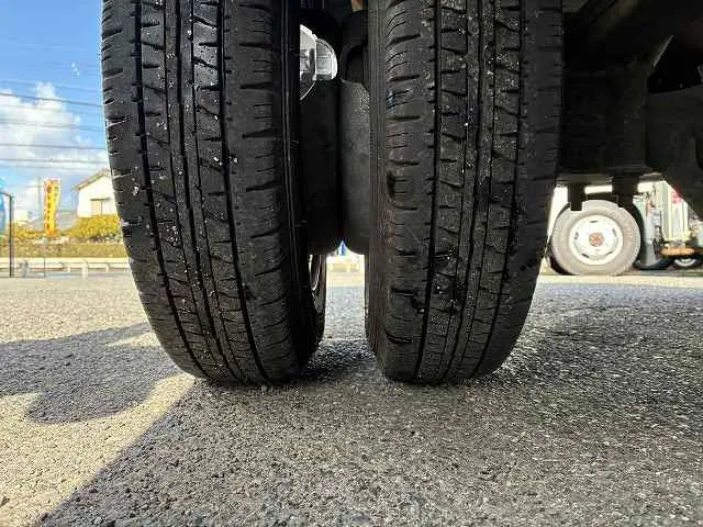 いすゞ エルフ KR-NHR69(2WD)の写真32