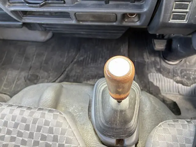 いすゞ エルフ KR-NHR69(2WD)の写真47