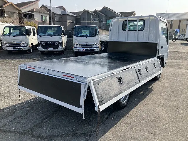 いすゞ エルフ TRG-NKR85A(2WD)の写真15