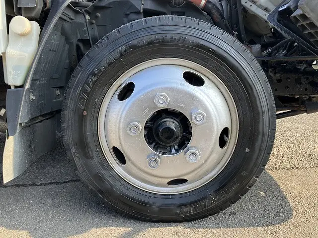 いすゞ エルフ TRG-NKR85A(2WD)の写真21