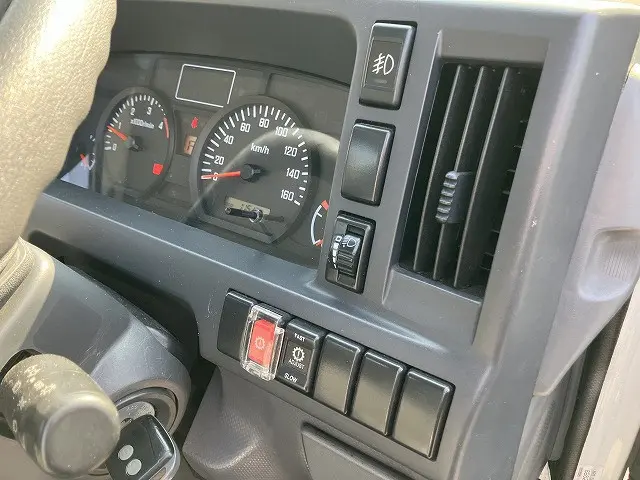 いすゞ エルフ TRG-NKR85A(2WD)の写真36