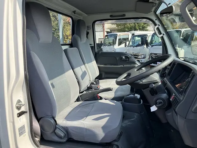 いすゞ エルフ TRG-NKR85A(2WD)の写真41