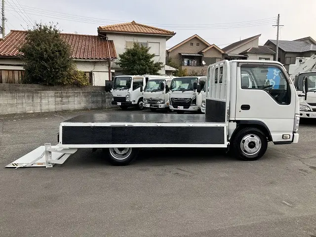 いすゞ エルフ TKG-NJR85A(2WD)の写真12