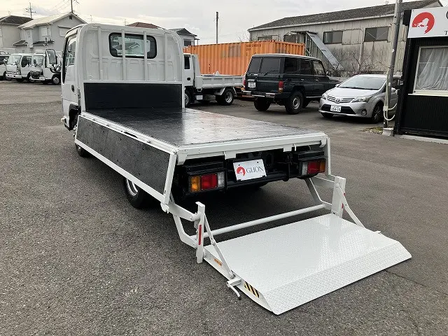 いすゞ エルフ TKG-NJR85A(2WD)の写真13