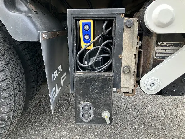 いすゞ エルフ TKG-NJR85A(2WD)の写真25